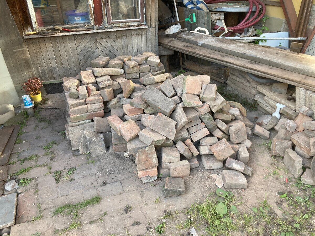 Cihly, suť, parkety - 3