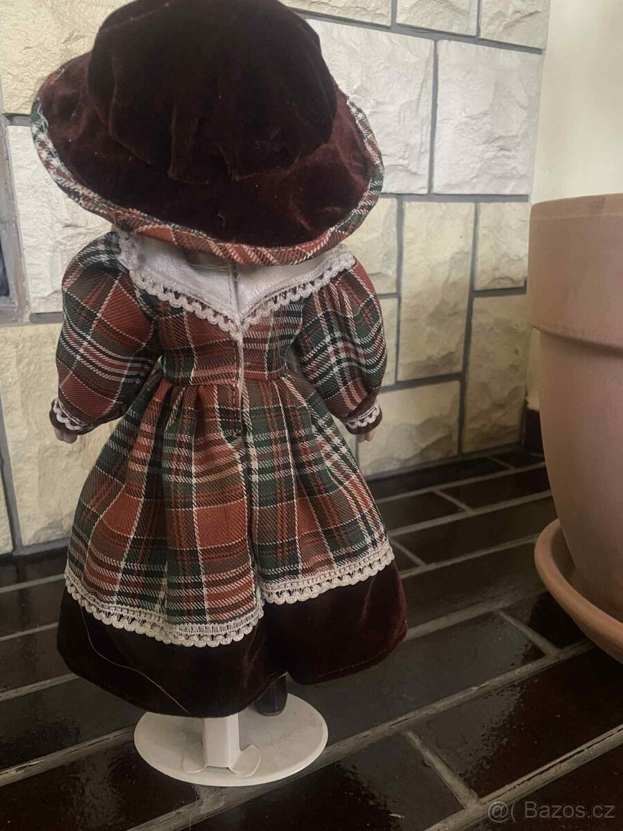 panenka s porcelánovou hlavičkou a ručičkami - 3