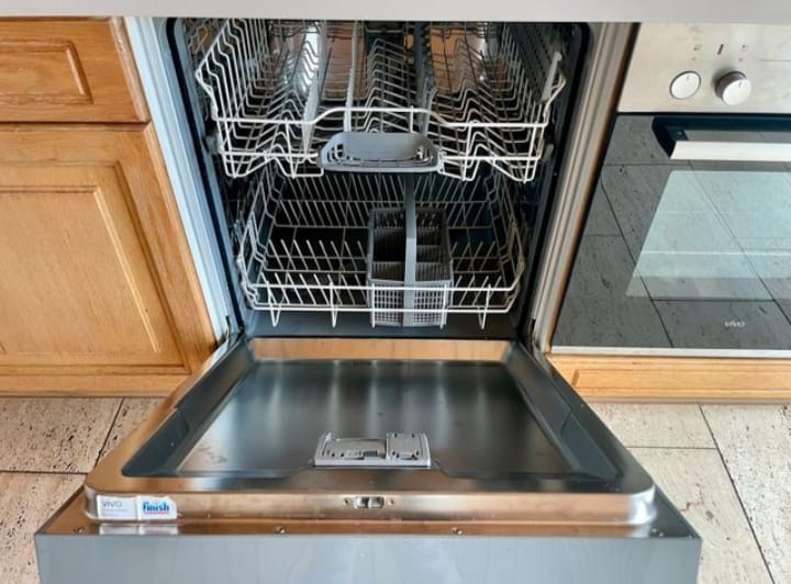 Kuchyně světlý dub masiv se značkovými spotřebiči,5684 - 3