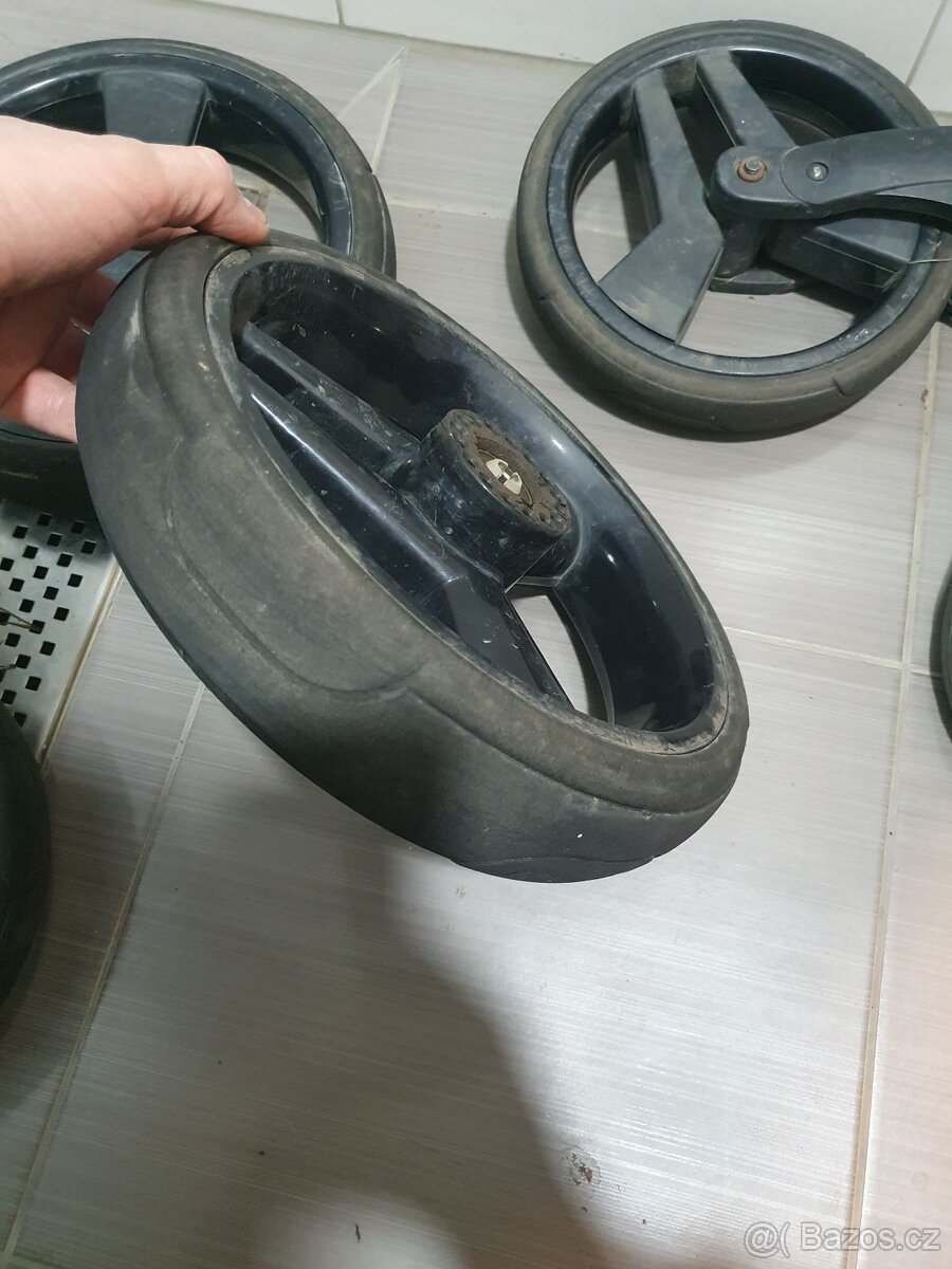 Kolečka z kočárku Junama - 3