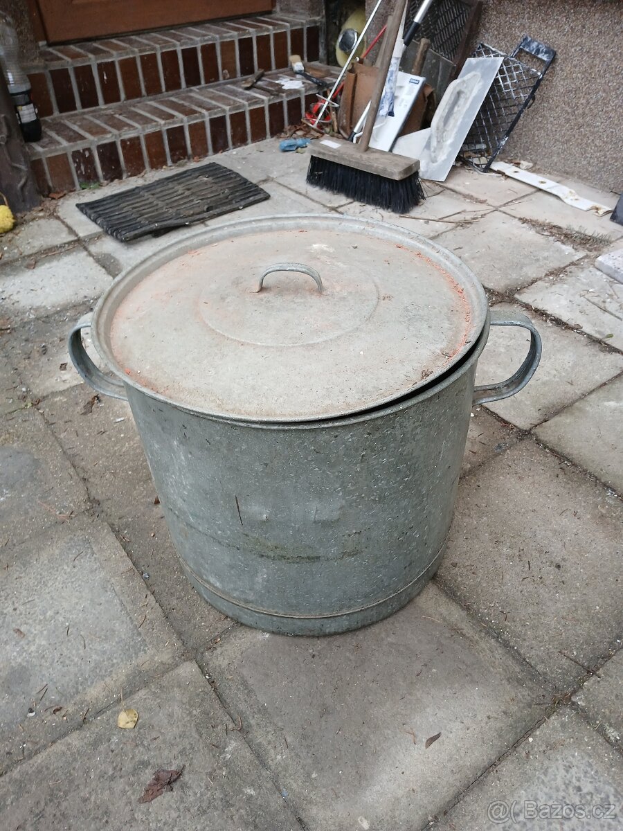 Prodám sud 200 l + hrnec 50 l pozink oba - 3