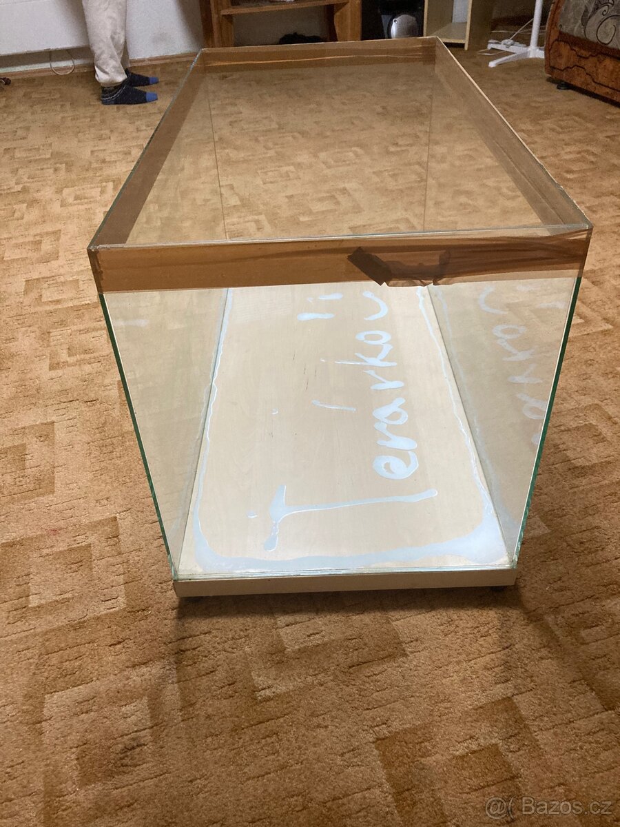 Prodam uzivku cervenou i s terariem - 3