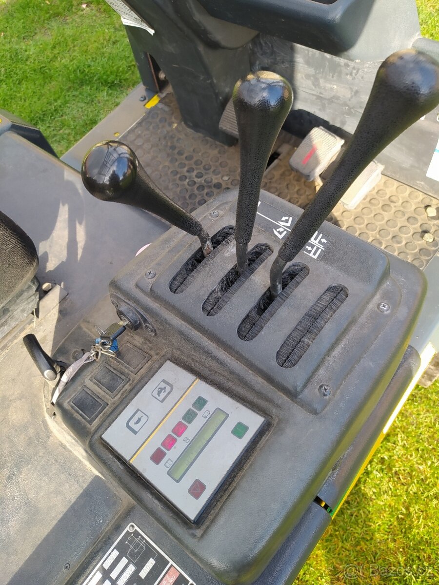 P: VZV Komatsu FG18 - 3