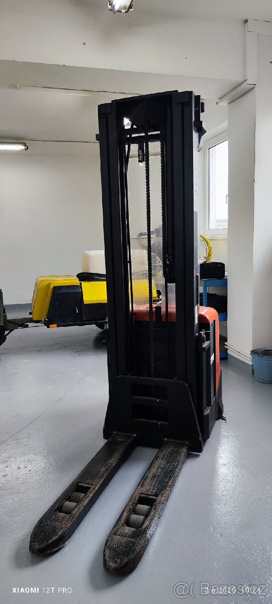 Průmyslový vozík spe 160 - 3