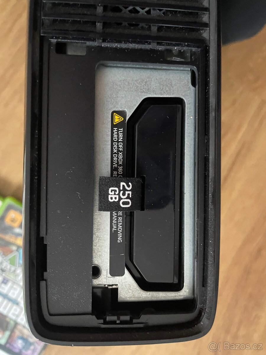 Xbox 360 slim - 3
