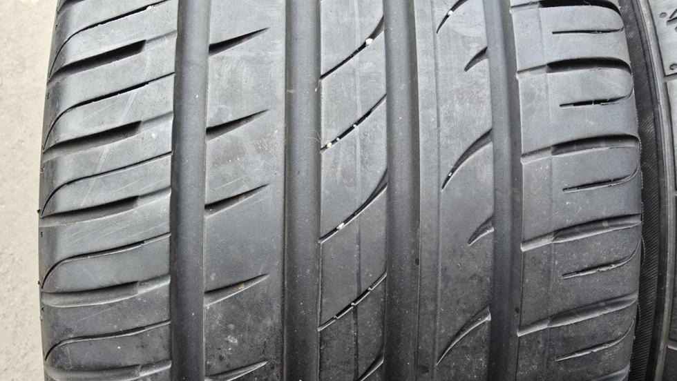 Letní pneu 235/45/18 Hankook - 3