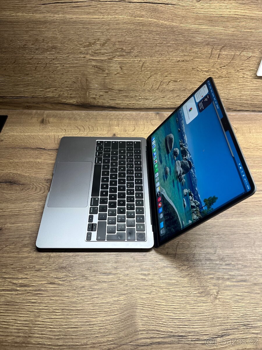 Apple MacBook Air 13.6" (2022) s čipem M2 - 3