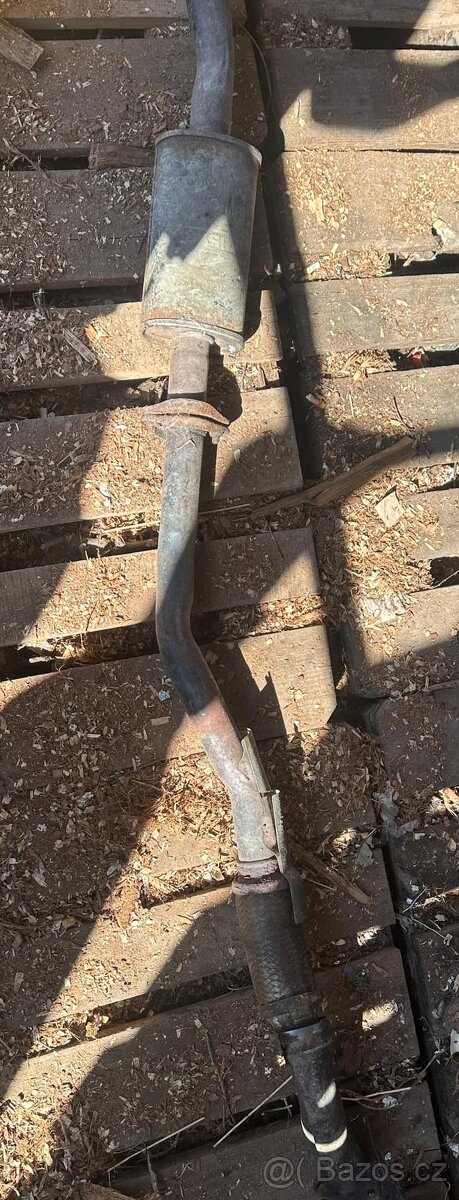 Výfuk Nissan D22 Navara double cab - 3