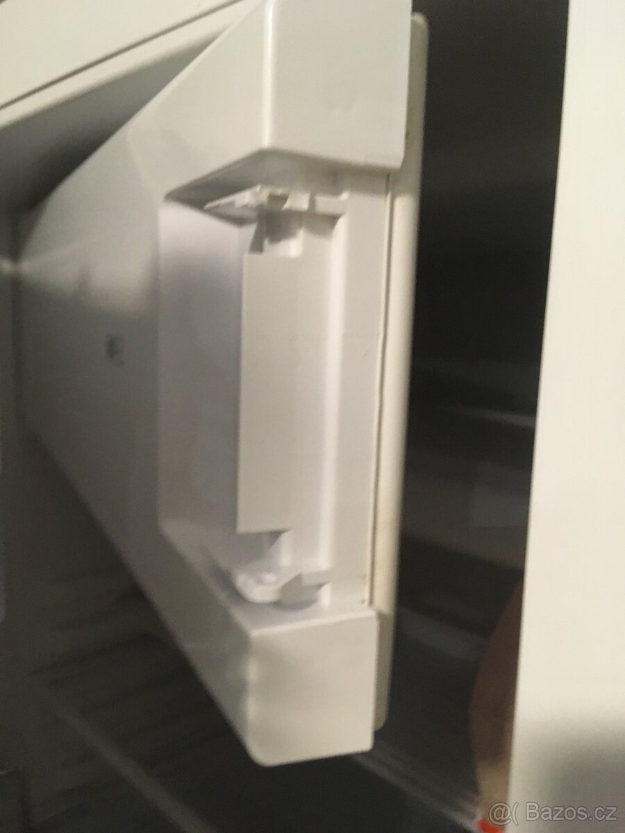 Malá vestavná lednice huttar(ikea) - 3