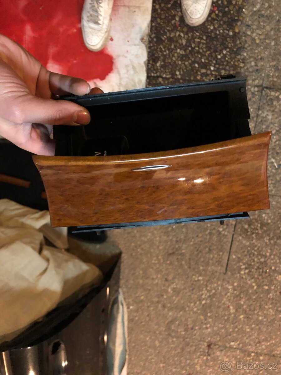 Mercedes E klasse w211 popelníky - 3