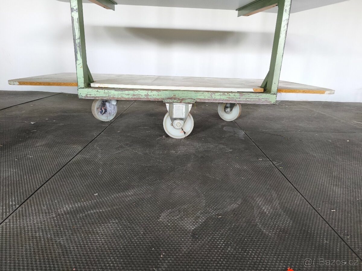 Manipulační regál pojízdný - 3