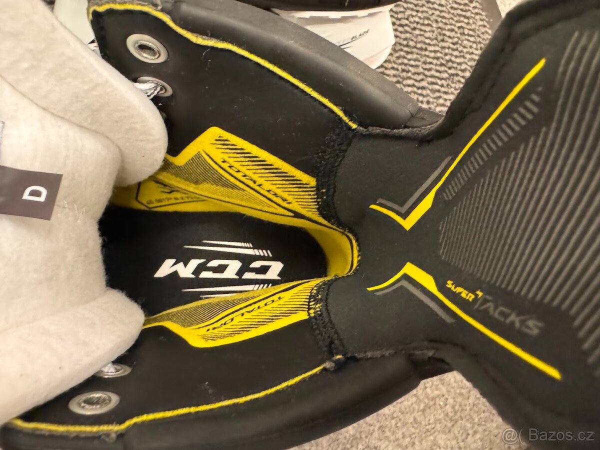 BRUSLE CCM SUPER TACKS 9380, VEL. 43/8 D - 3