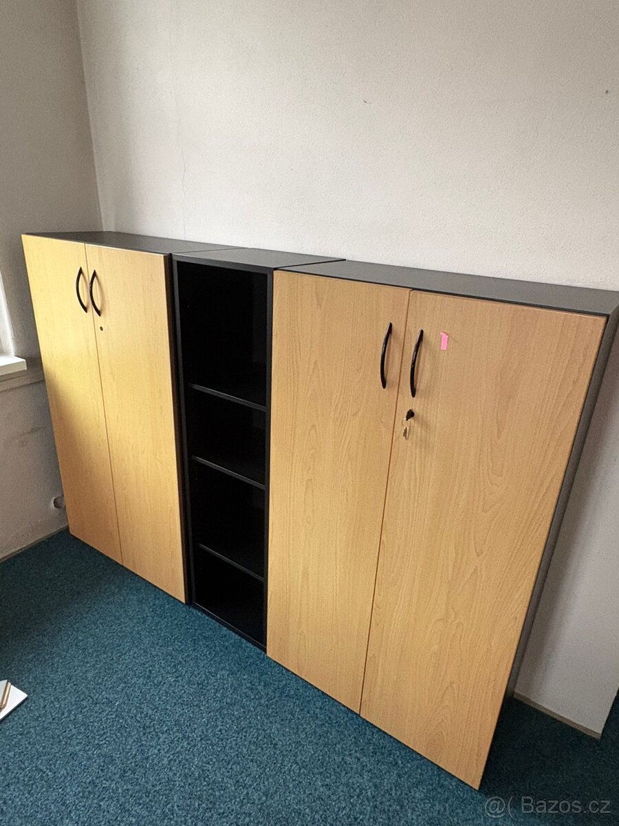 Kancelářský nábytek - set - 3