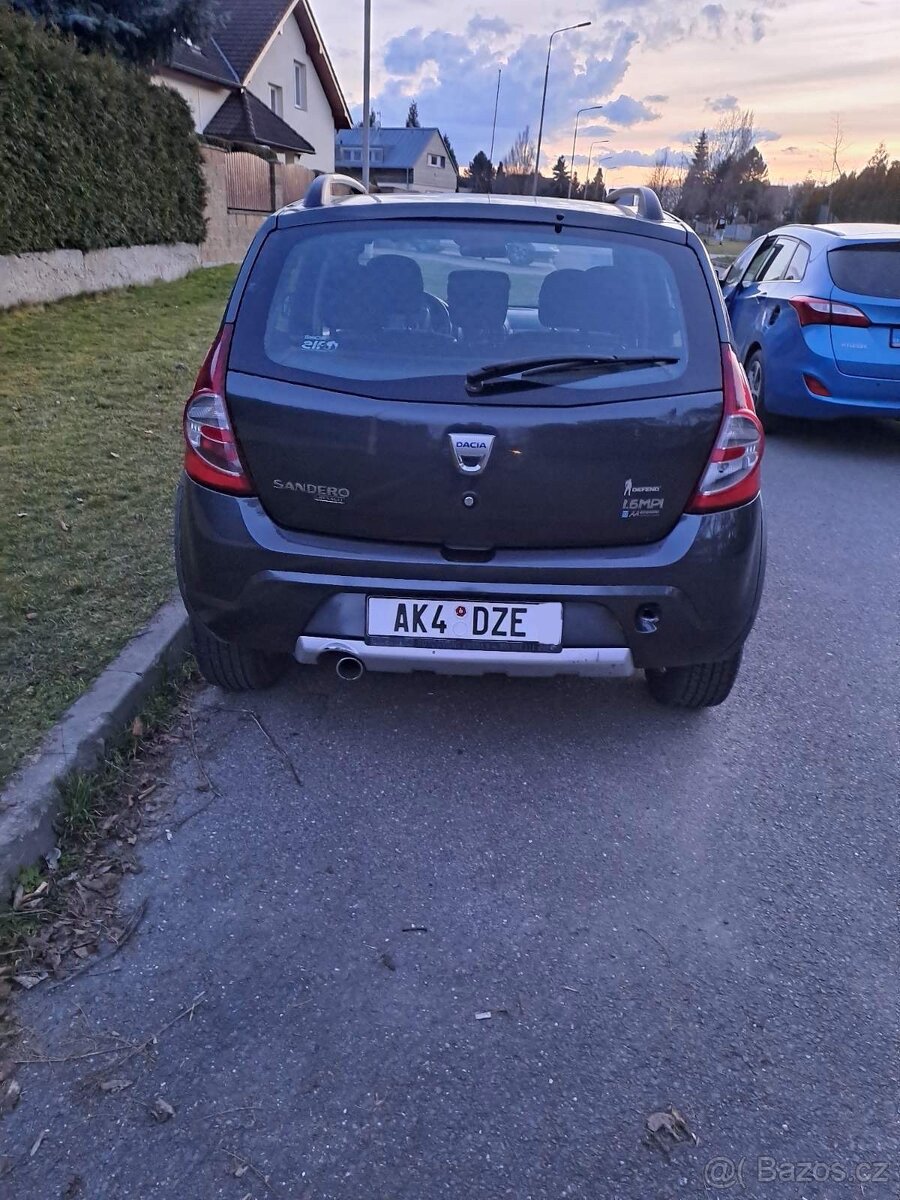 Dacia Sandero Stepway 1,6 benzin 2009 - 3