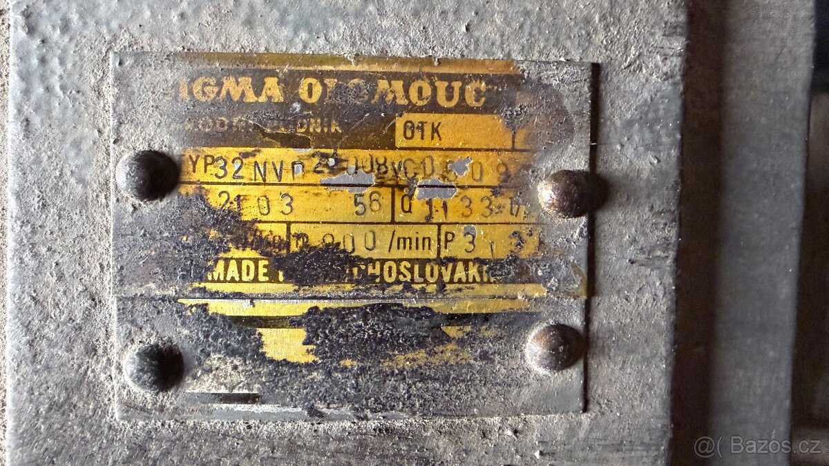 ELEKTROMOTOR S ČERPADLEM - 3