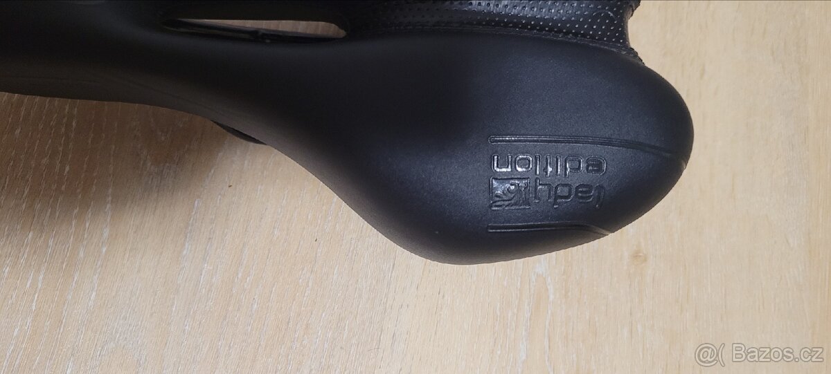 Super dámské turistické sedlo Force - 3