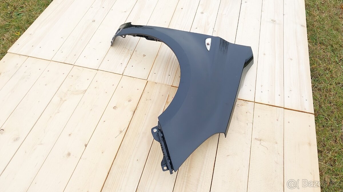 HYUNDAI i20 Blatník PP černý - 3