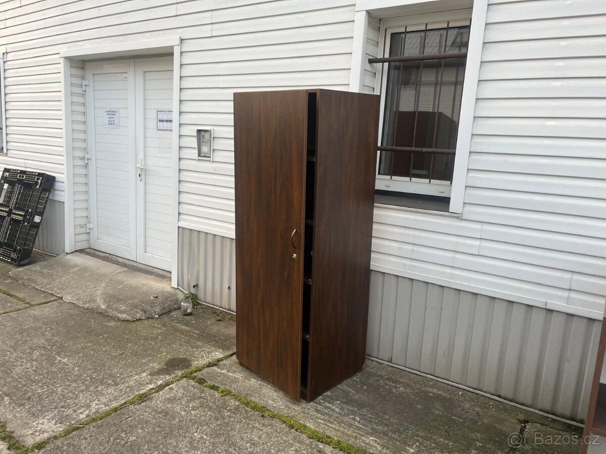 Použitý kancelářský nábytek - 3