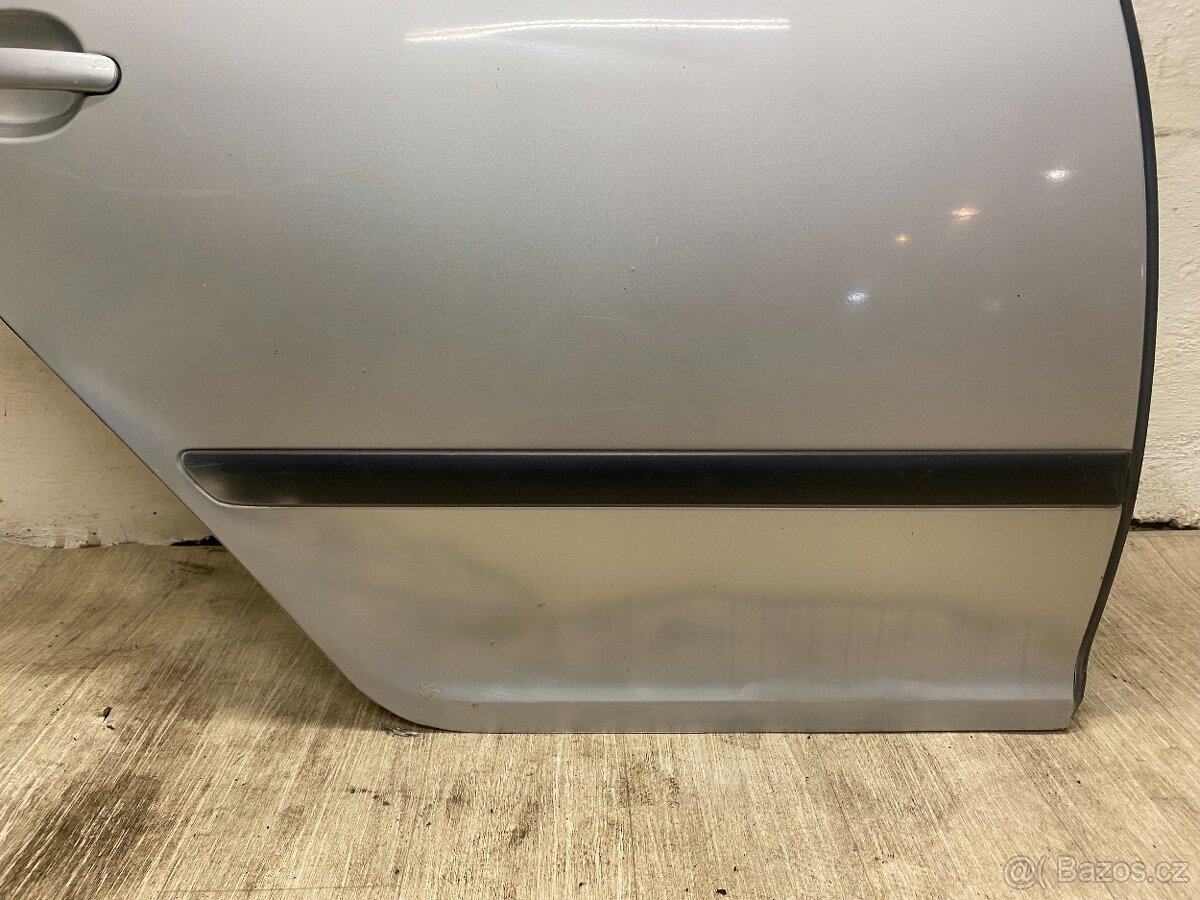 ŠKODA OCTAVIA 2 2004-2013 - PRAVÉ ZADNÍ DVEŘE KOMPLETNÍ 9102 - 3