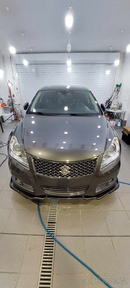 Suzuki Kizashi 2.4 131kw AWD CVT - 3