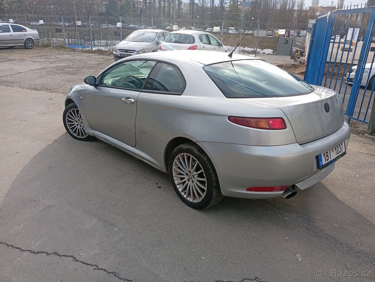 ---->Alfa Romeo Gt 1.9 JTD Bertone--- - 3