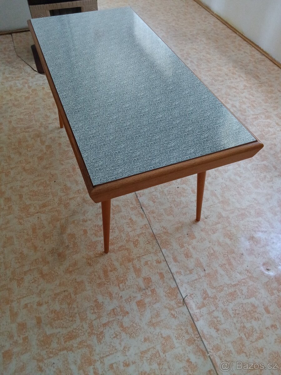 Konferenční stolek - 3