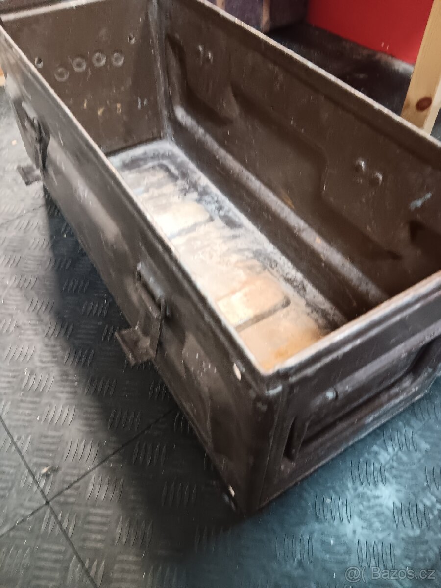 Vojenská kovová bedna - 3