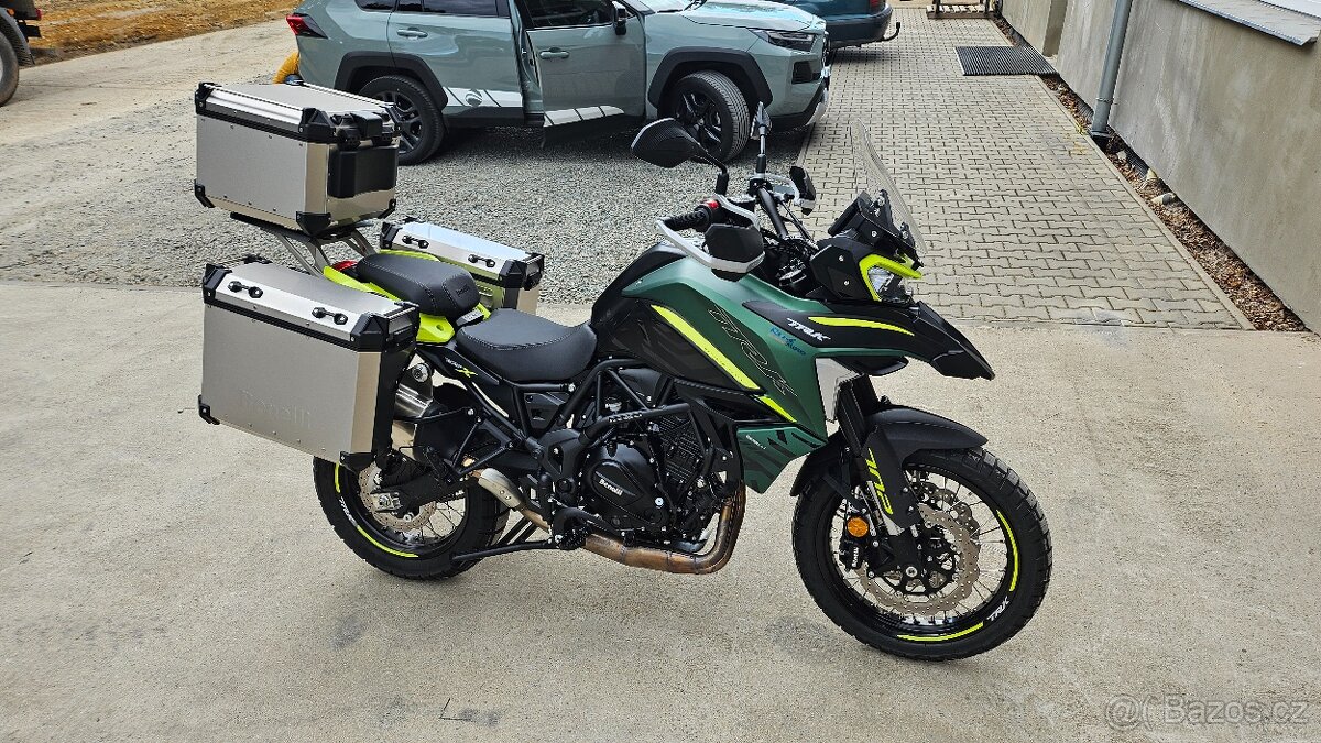 Benelli TRK702 model X -zánovní záruka TOP stav