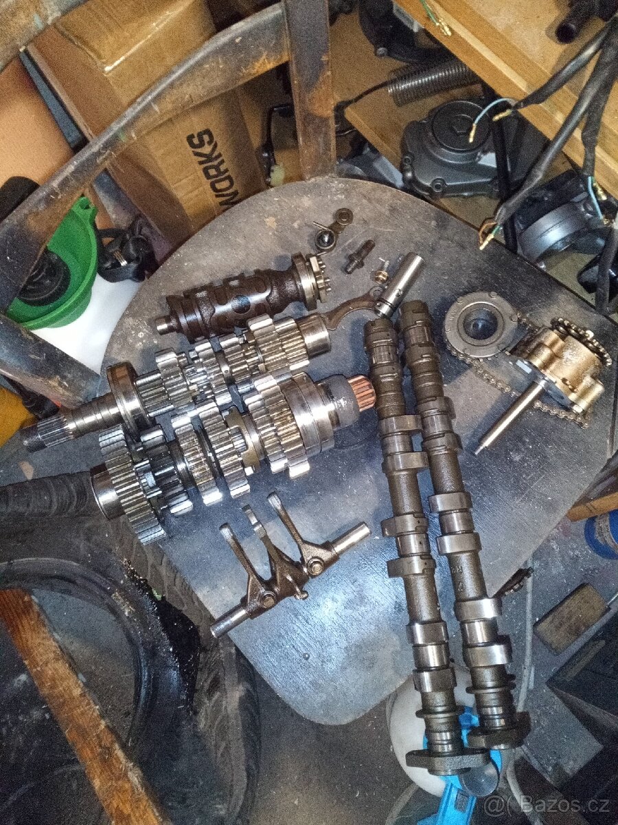 Honda Hornet CB600F,rok 05,06-vačky,oil pumpa - 3