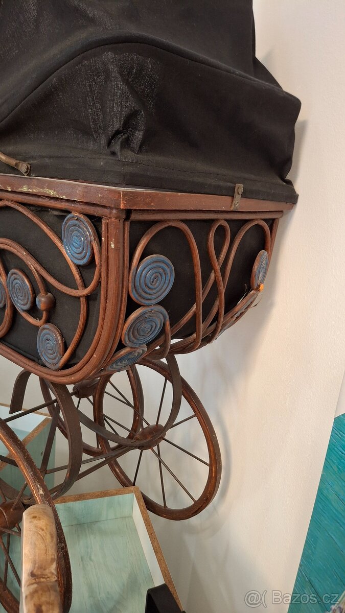 Velký kočárek pro panenky - 3