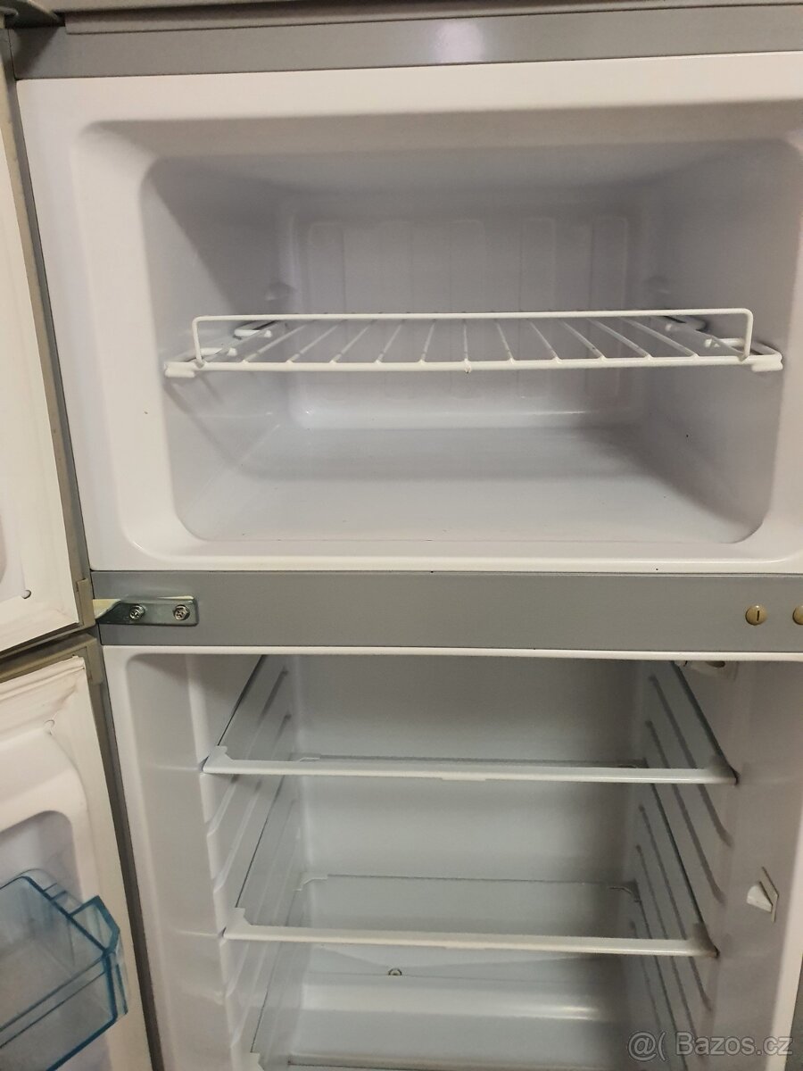 zánovní moderní lednice tř.A+ s mrazákem - 3