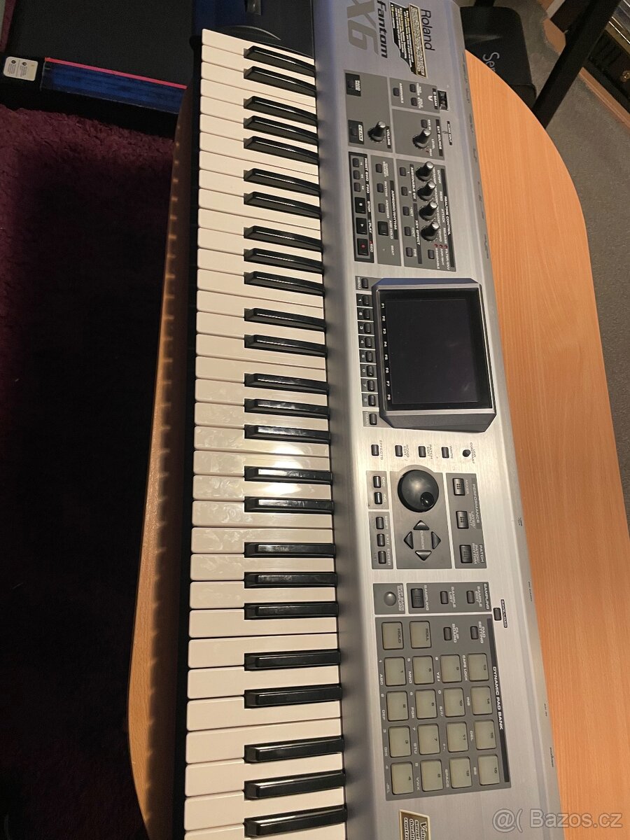 Roland fantom x 6 - 3
