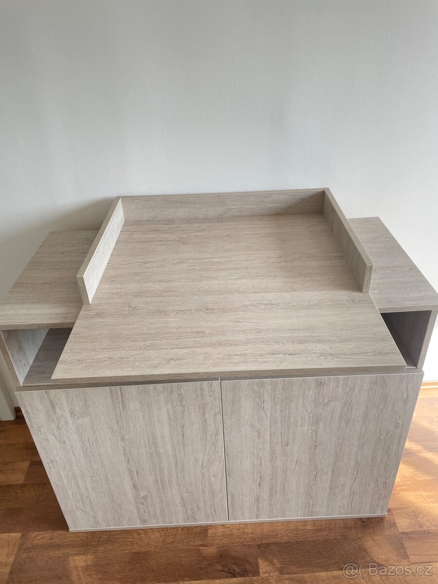 Přebalovací pult s komodou - 3