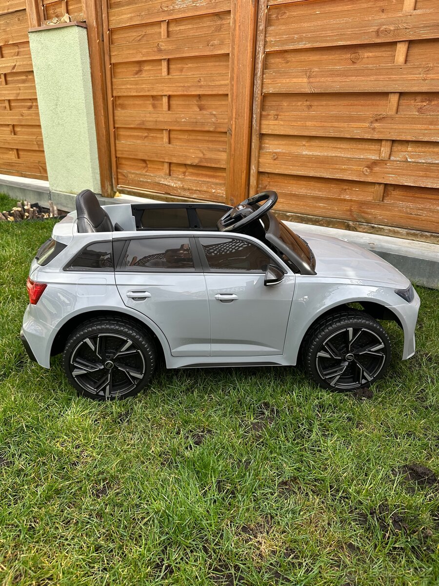 Auto Audi RS6 - 3