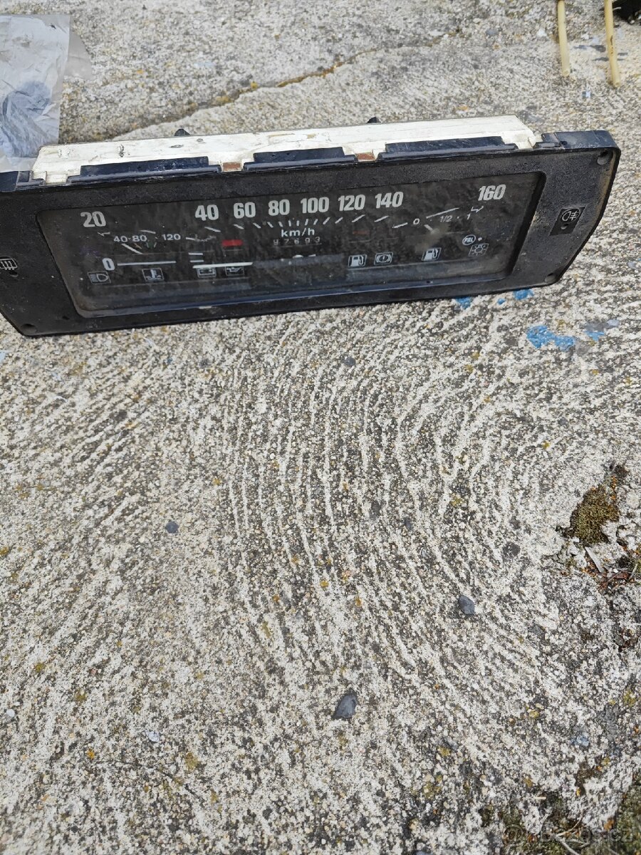 Tachometr Škoda - 3