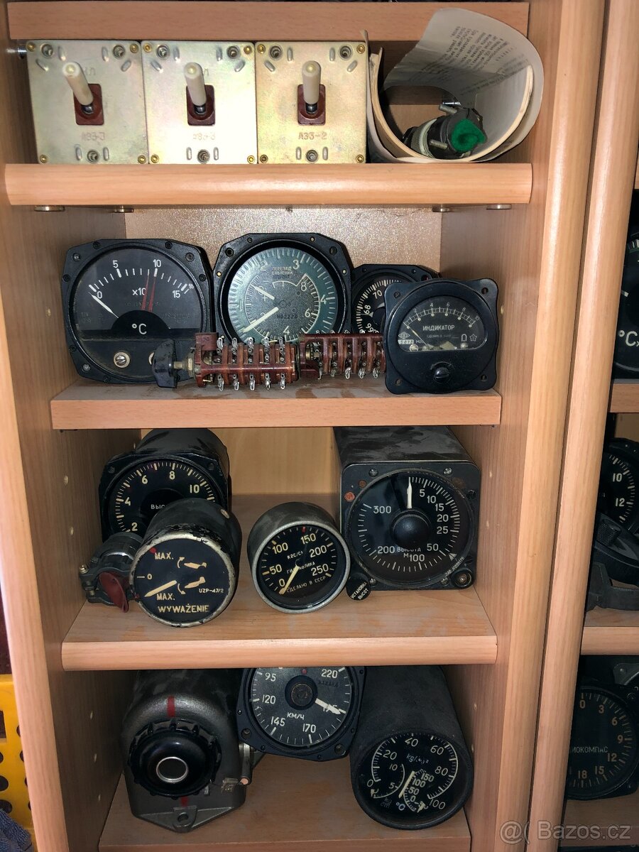 Letecke, vrtulnikove, a tankove pristroje, manualy - 3