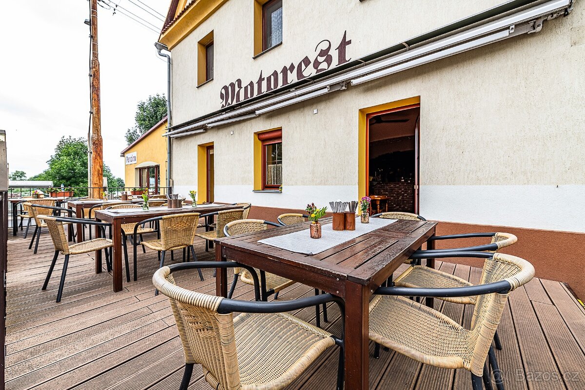 Prodej zavedeného motorestu s ubytováním, sálem a prodejnou - 3