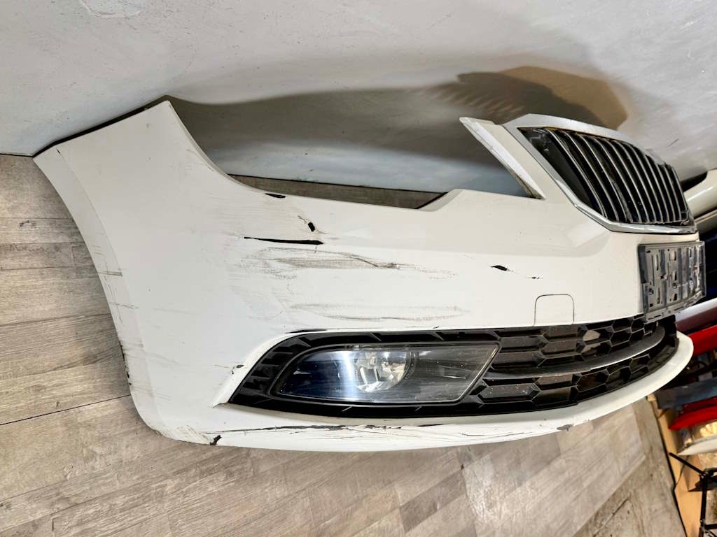 ŠKODA SUPERB 2 FACELIFT - nárazník + maska KO 3T0807221K - 3