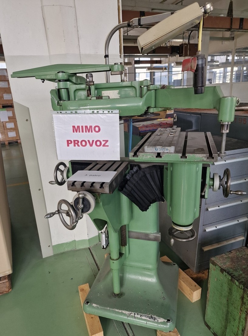 Univerzální gravírovací a tvarovací frézka Deckel GK 21 - 3