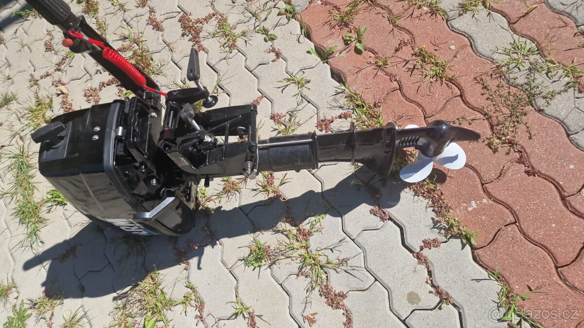 LODNÍ ZÁVĚSNÝ MOTOR - 3