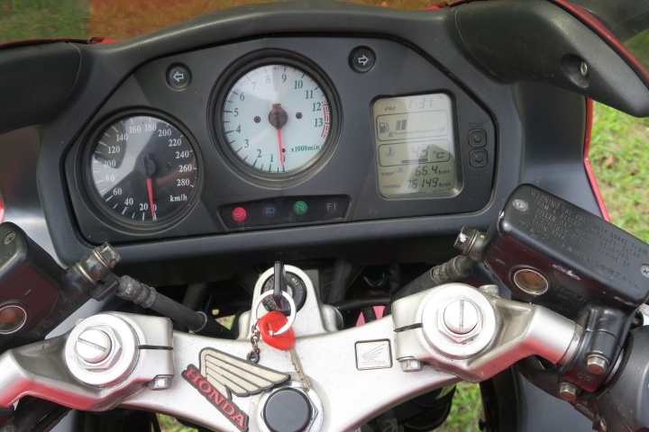 Honda VFR 800 FI, rok 1998 - 3
