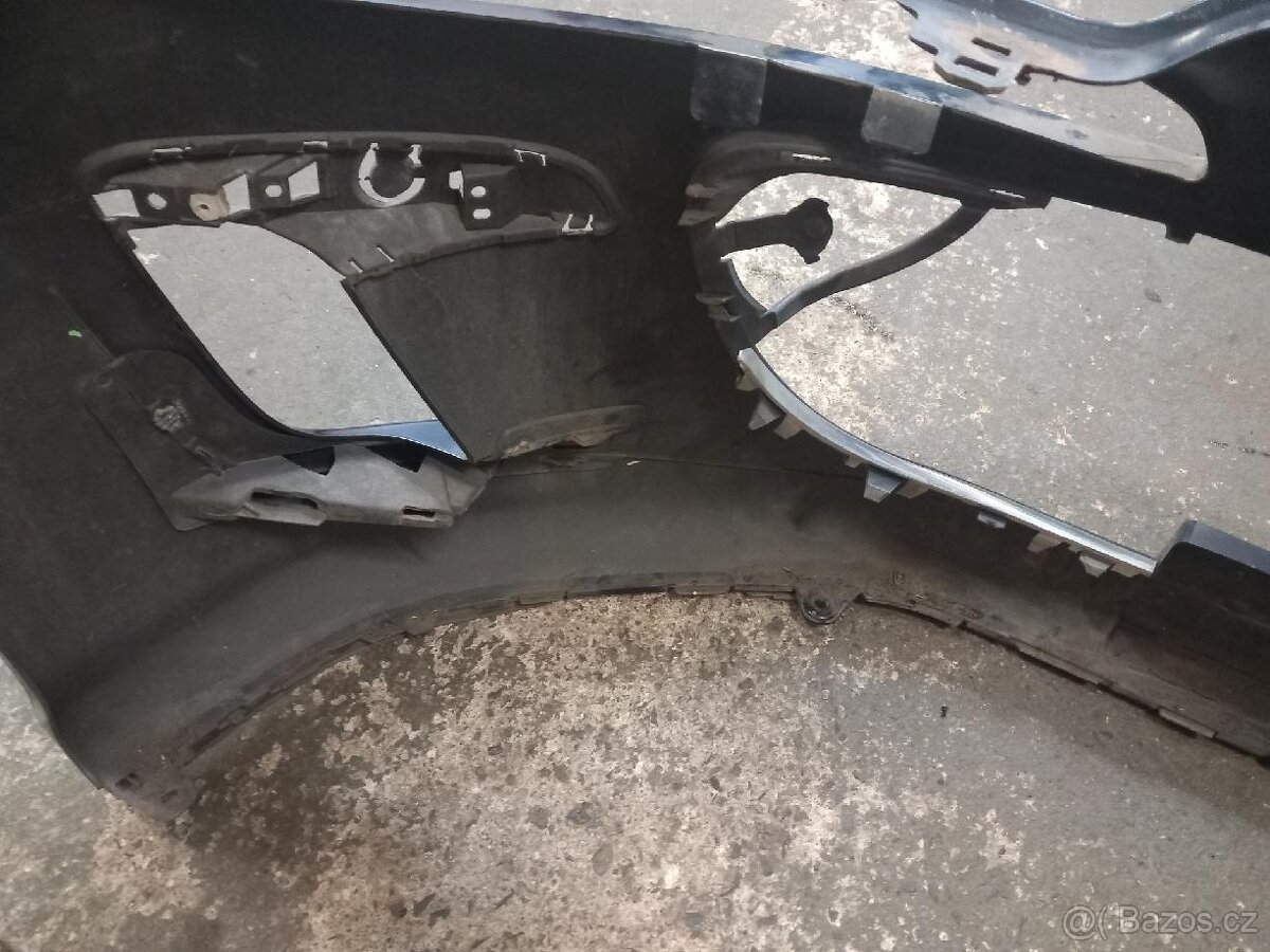 Nárazník přední na Peugeot 308 1.6 88kw r.v.6/2010 - 3