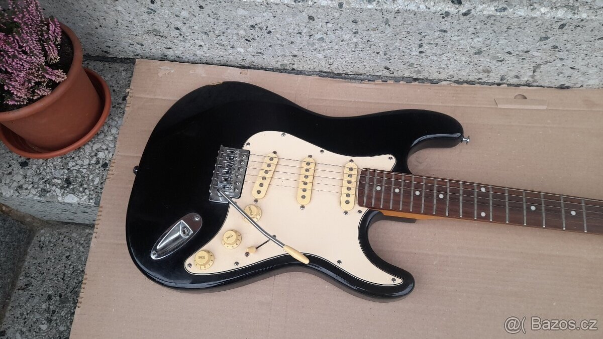 Elektrická kytara Golden Ton - 3