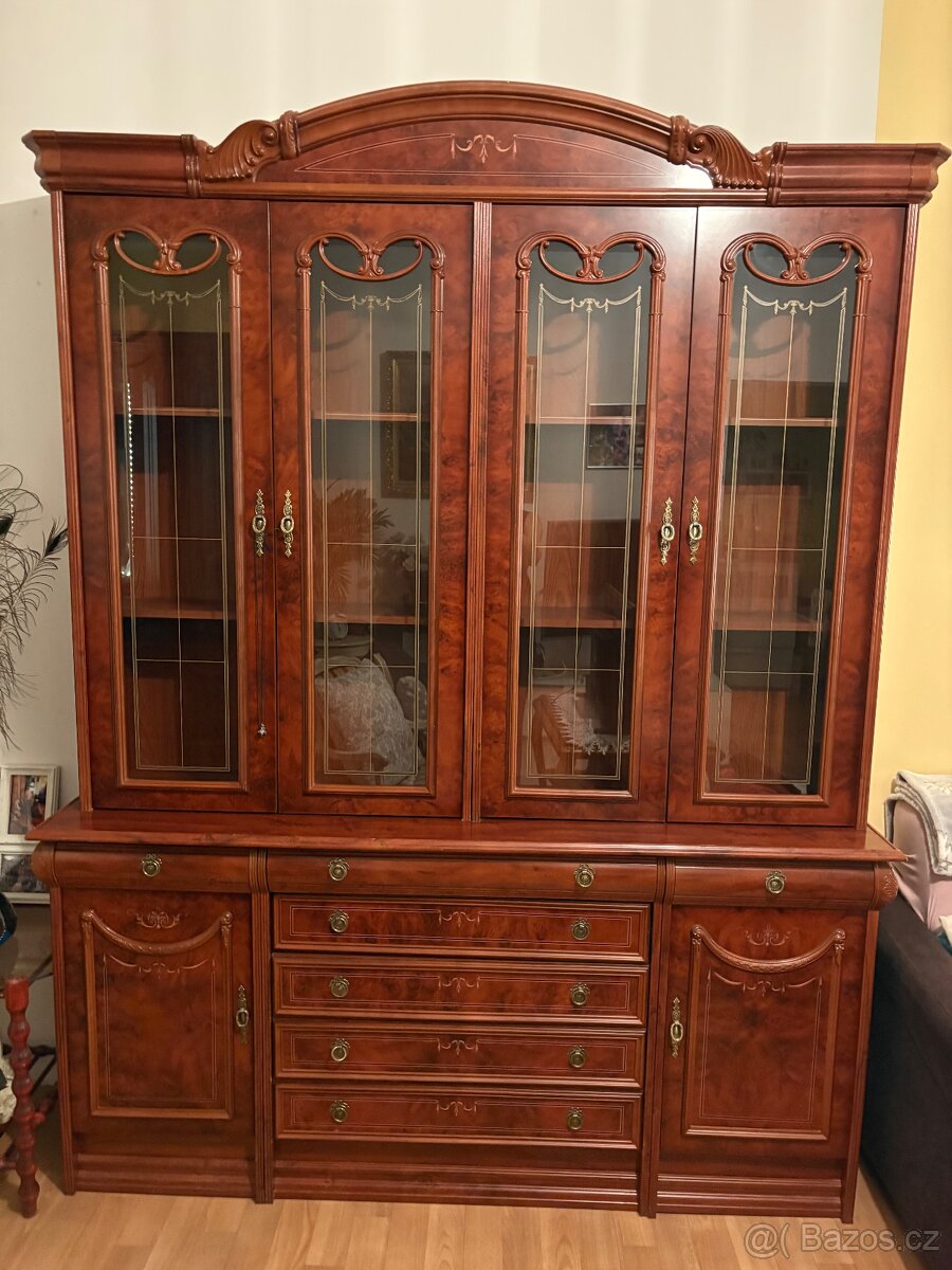 Prodám Španělskou obývací stěnu. Š 180 V 220 H 42 / 30 - 3