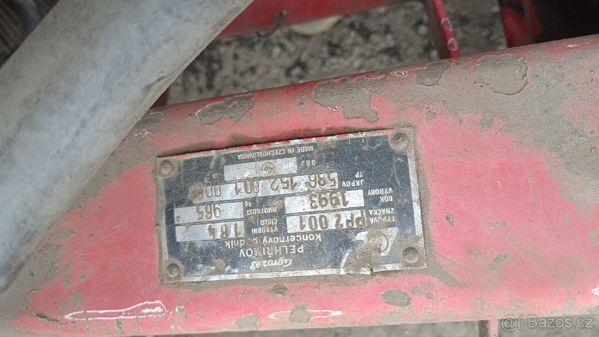 Zametací stroj tažený. - 3