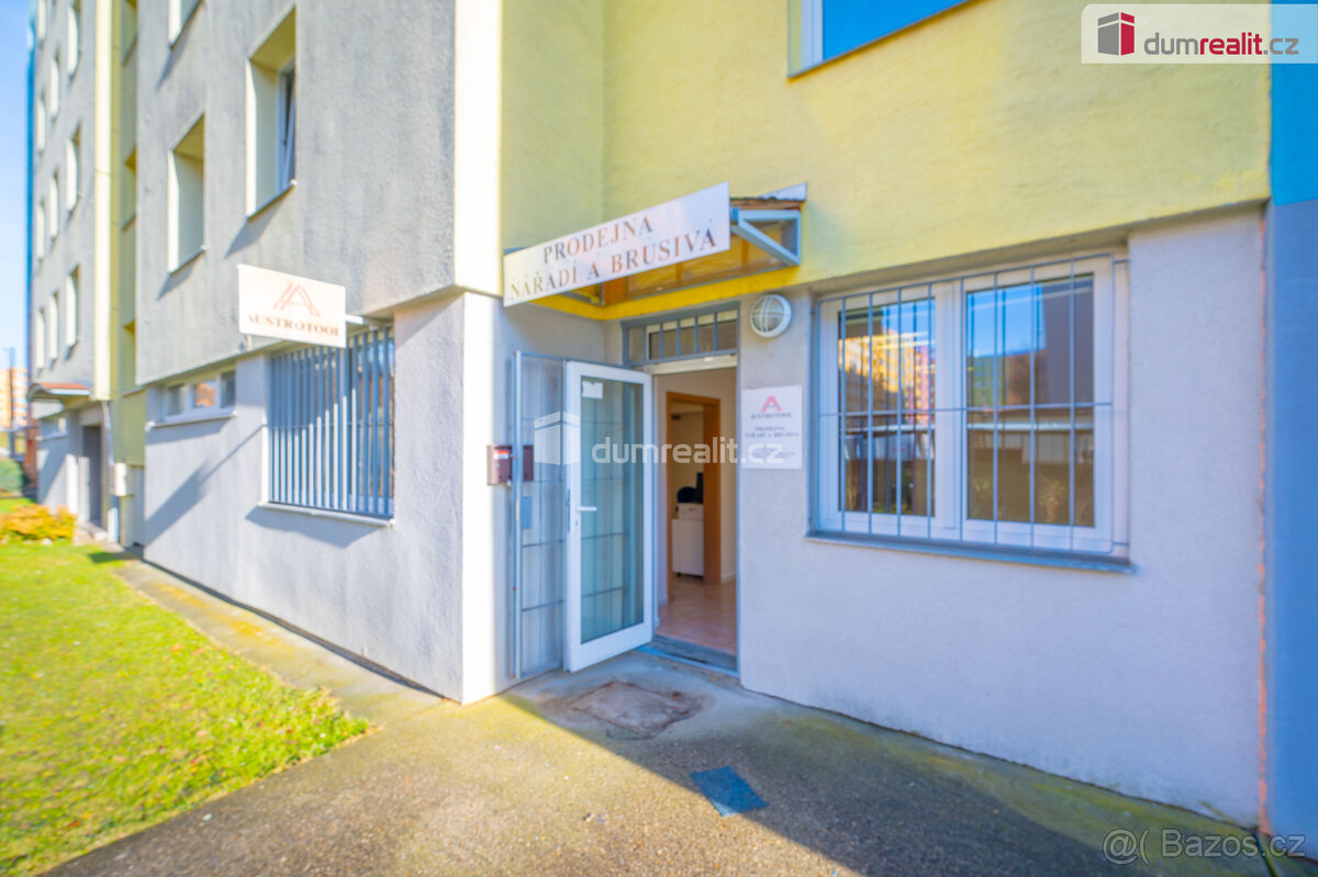 K prodeji, komerční prostor (50,1 m2) v přízemí bytového dom - 3
