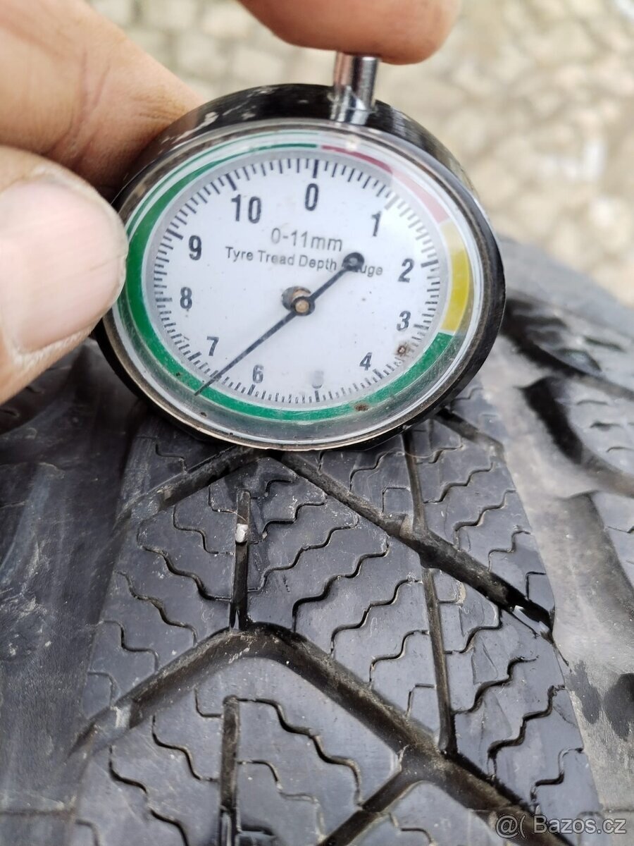 215/60/16 zimni pneu PIRELLI a BRIDGESTONE 215/60 R16 - 3