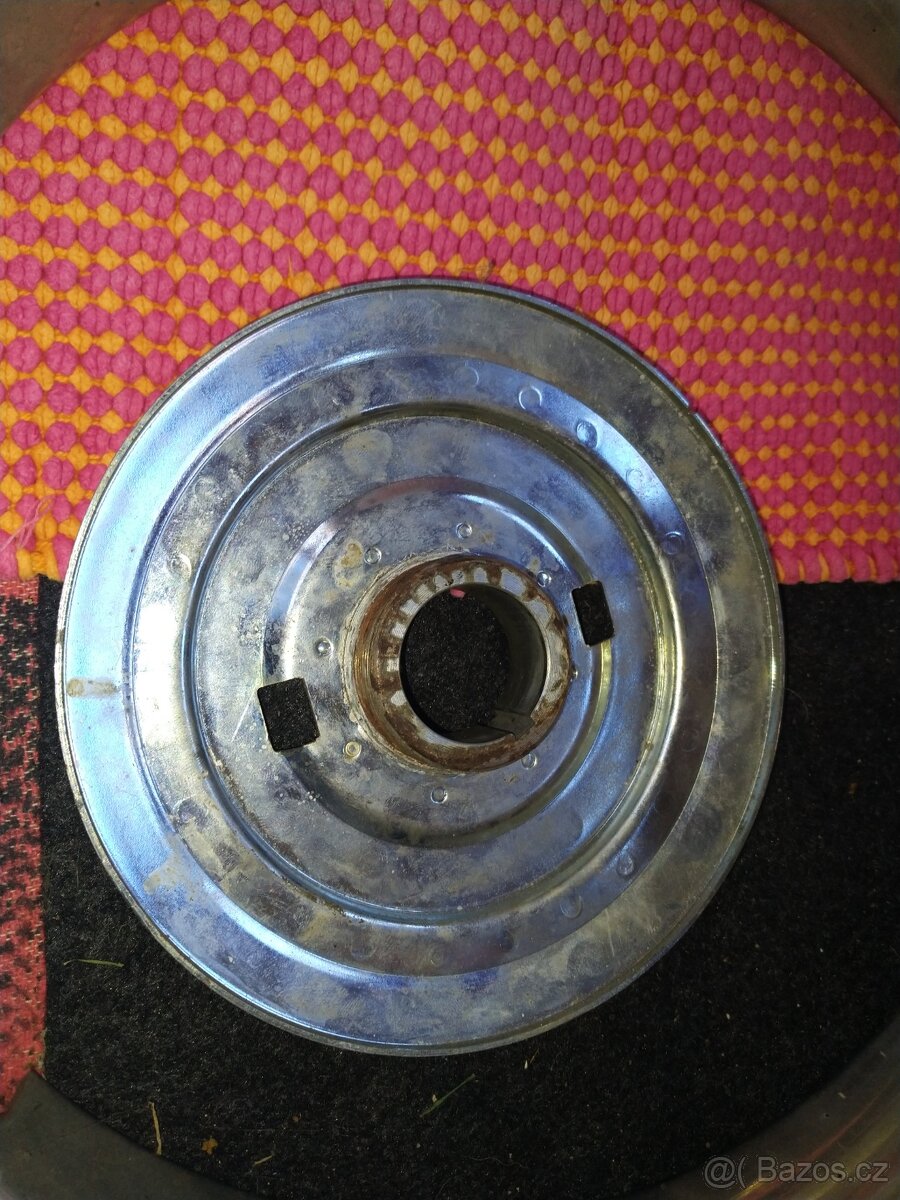 Prodám řemenici na VW brouk - 3