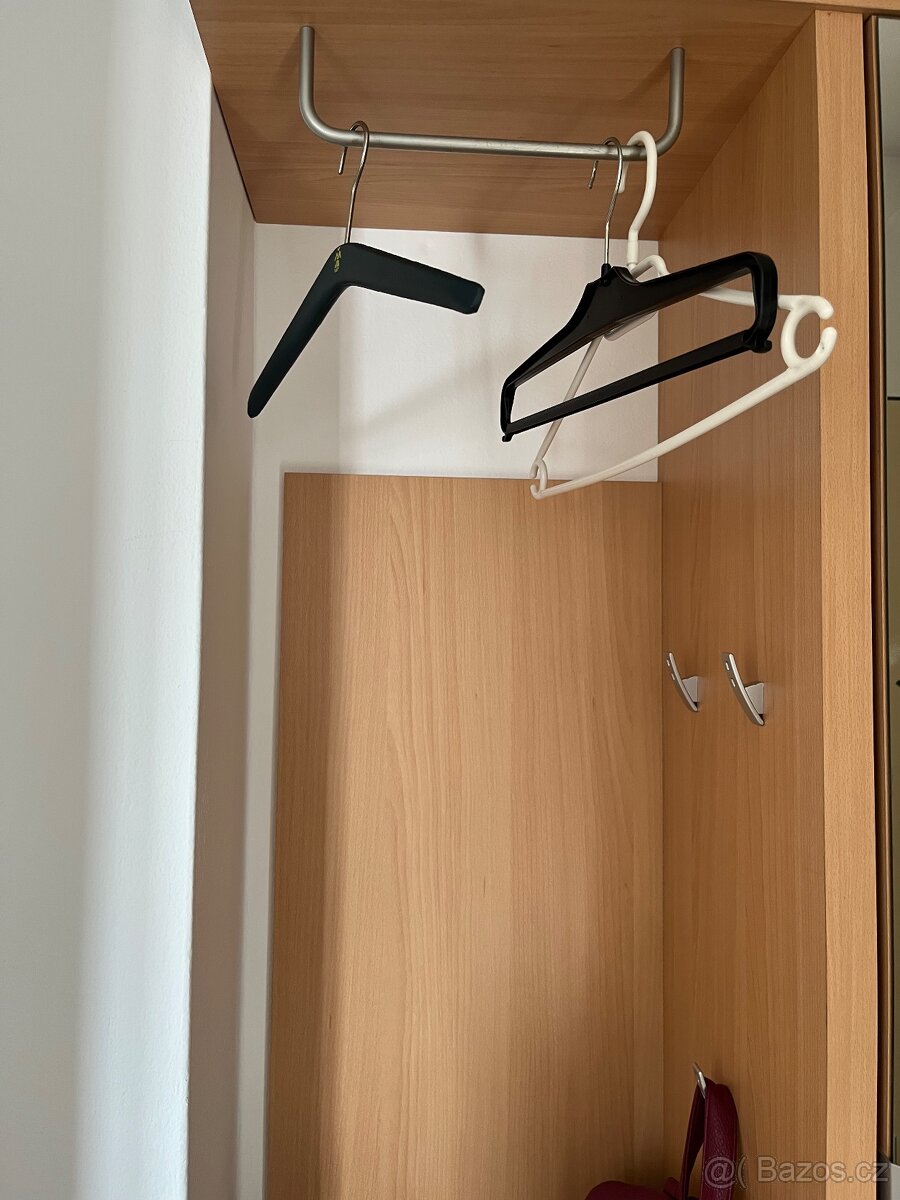 Předsíňová stěna - 3