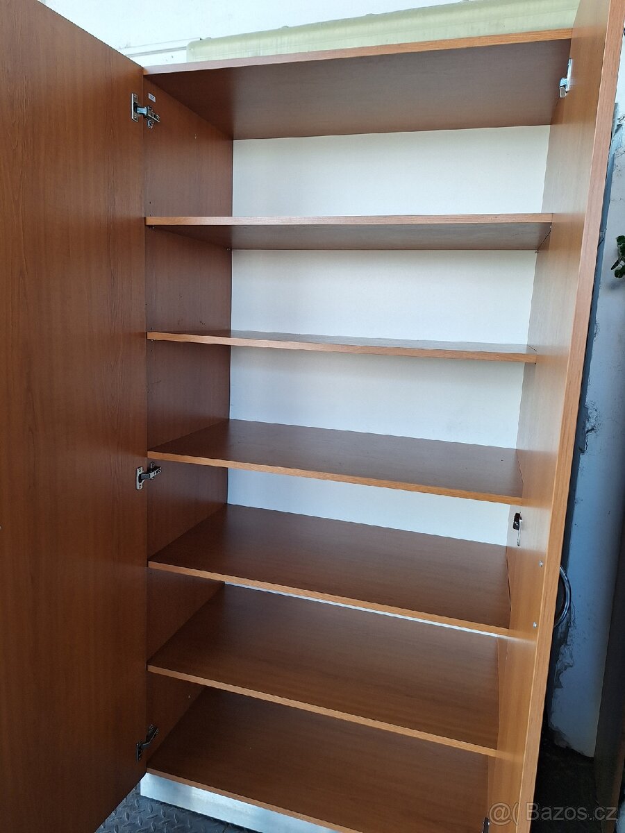 Šatní skříň velká - 3